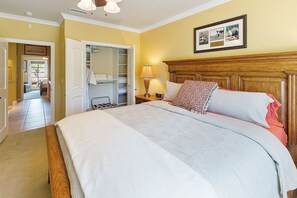 2 habitaciones, tabla de planchar con plancha y cuna de viaje