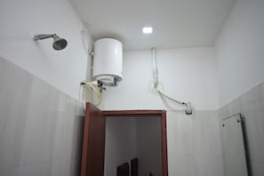 Egyptian cotton sheets, premium bedding, free WiFi, bed sheets - Hotel Jayaram (Chidambaram)