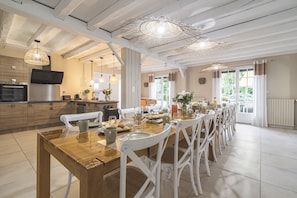 Dining - Property with indoor pool 15min DISNEYLAND (Crécy-la-Chapelle)