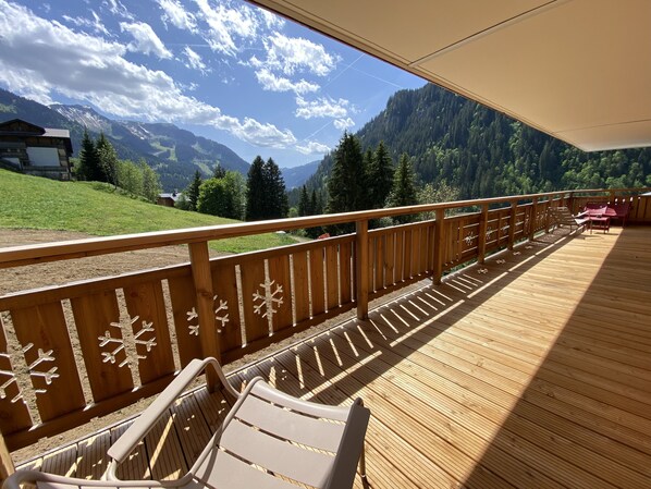 Property grounds - Modern and cozy apartment in new construction. Proximity to the center (Châtel)