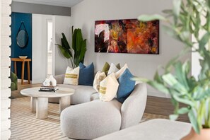 Smart TV, DVD player, books, printers