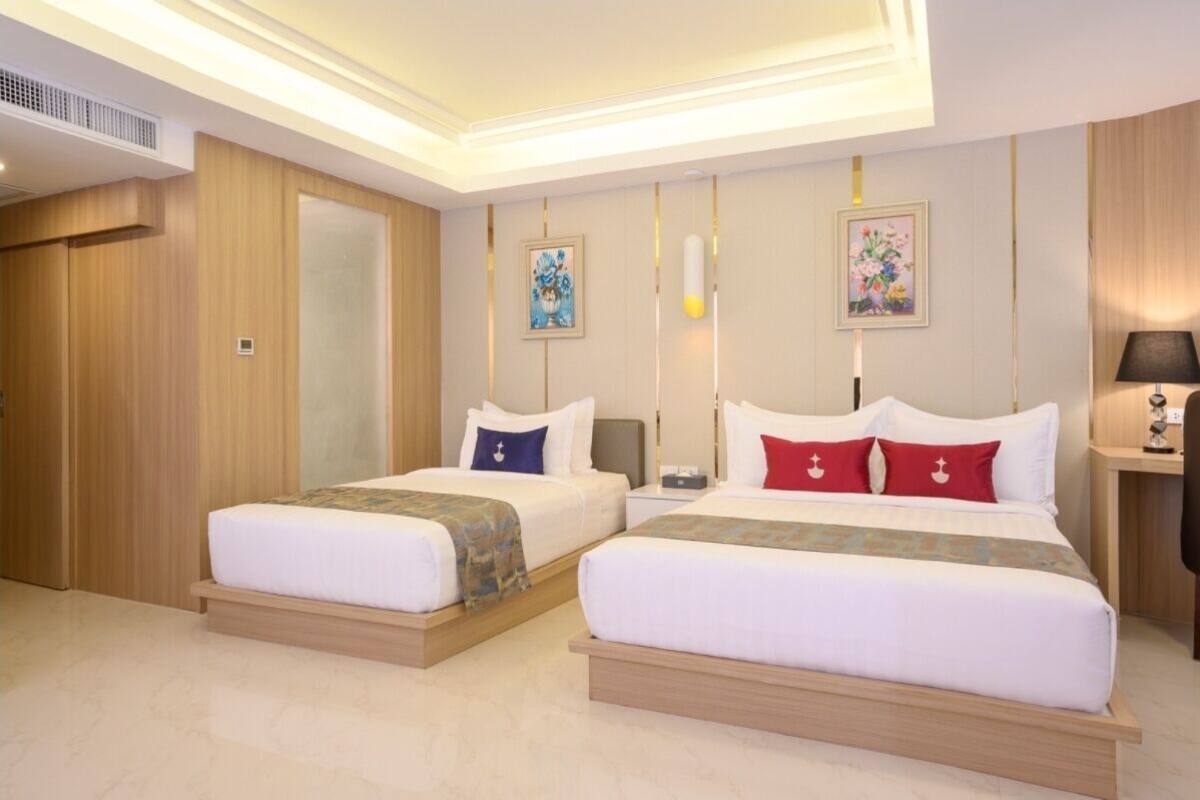 Deluxe Triple Room | Egyptian cotton sheets, premium bedding, down duvets