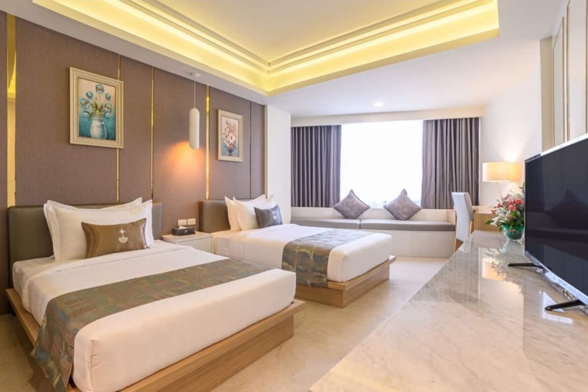 Egyptian cotton sheets, premium bedding, down duvets