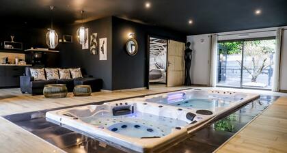 villa, en privatif piscine, Spa, sauna, billard, boulodrome...