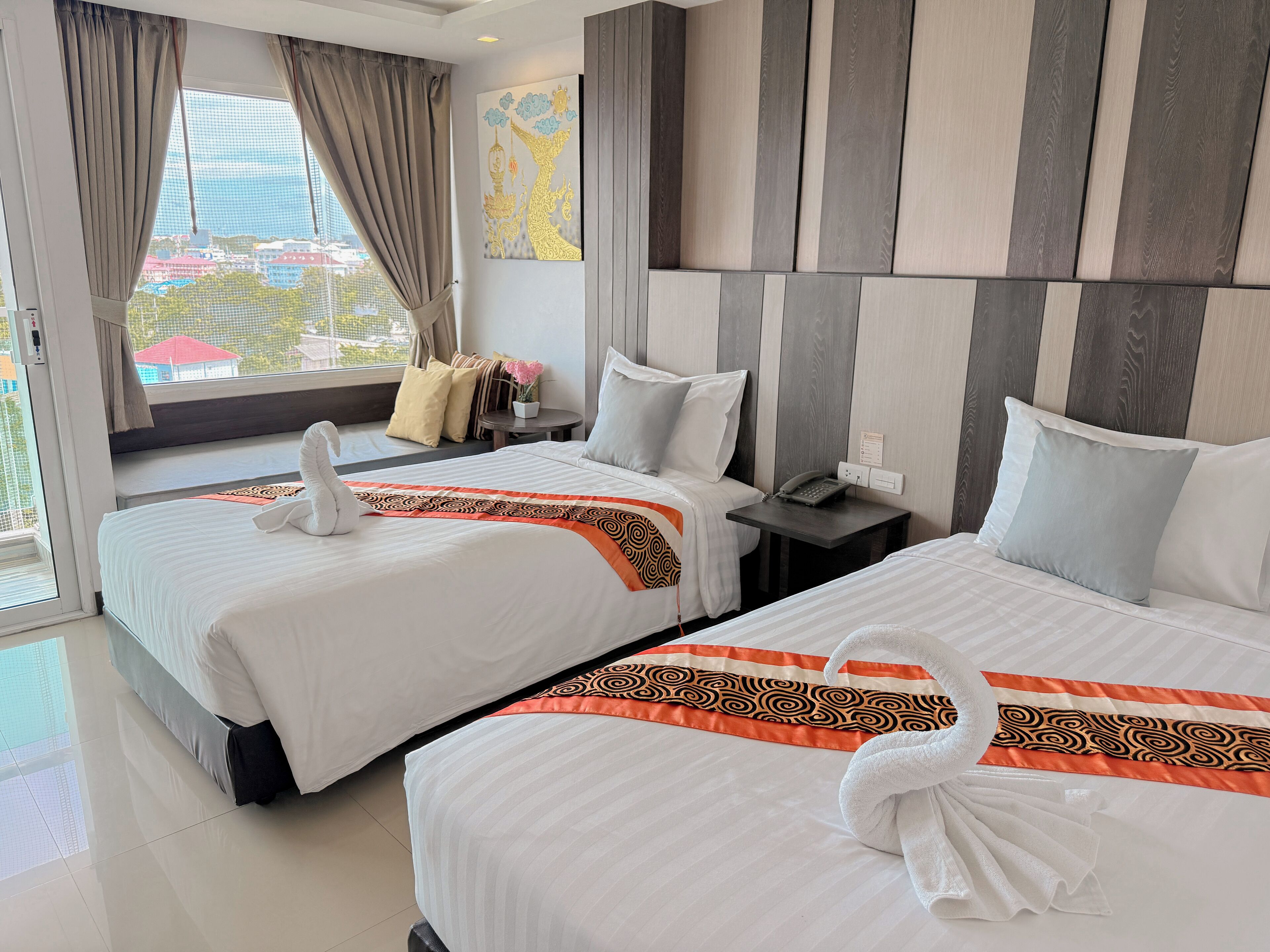 Superior Twin Room | In-room safe, individually decorated, desk, laptop workspace