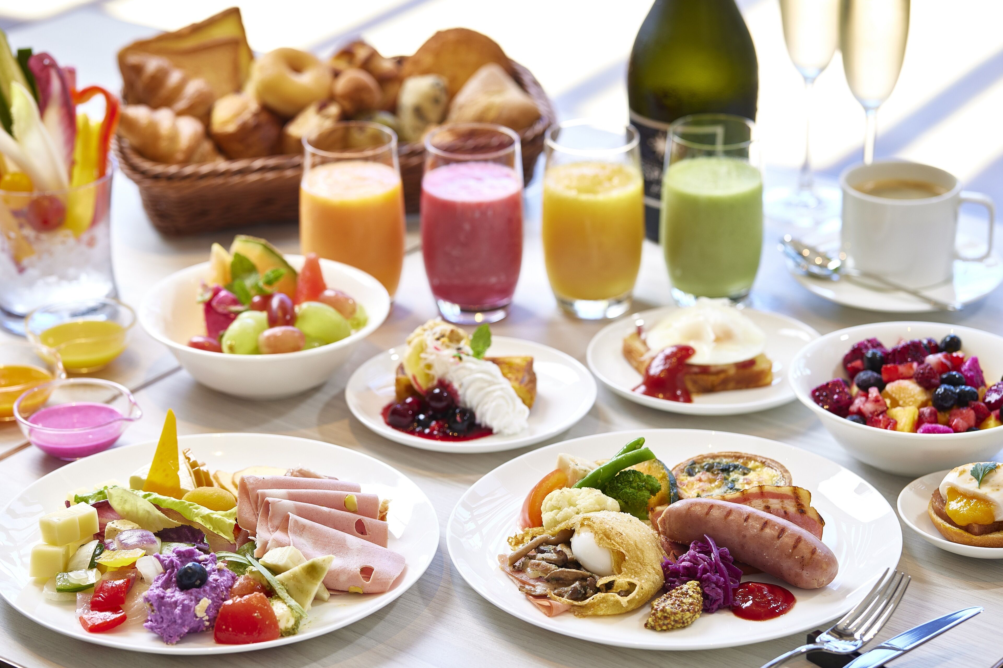 Daily buffet breakfast for a fee