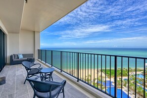 Royal Suite Twin, No Smoking (w/ Club Lounge&VIP Pool Bar Access, Additional children fee) | Terrace/patio - Ryukyu Hotel & Resort Nashiro Beach (Itoman)