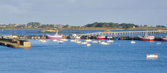 By the sae, one-bedroom apartment in Roscoff