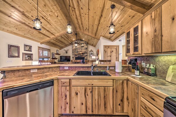 Refrigerador, microondas, parrilla de estufa y lavavajillas 