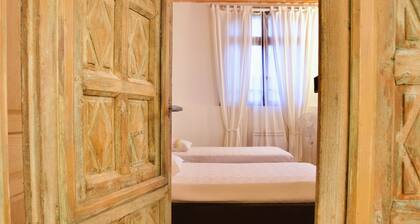 Maison de Caractère Avec Piscine et Jardin Privatif Clos Dans Domaine