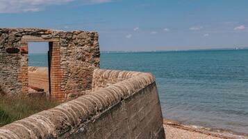 Beach nearby, beach towels