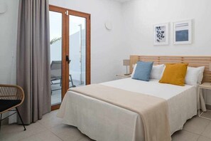 4 slaapkamers, een strijkplank/strijkijzer, reisbedje, wifi