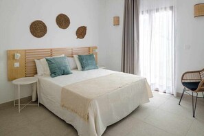 4 dormitorios, tabla de planchar con plancha, cuna de viaje y wifi