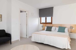 4 slaapkamers, een strijkplank/strijkijzer, reisbedje, wifi