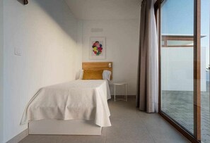 4 dormitorios, tabla de planchar con plancha, cuna de viaje y wifi