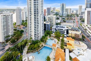 Exterior - Chevron Renaissance – 3 Bedroom Ocean View Unit (Surfers Paradise)