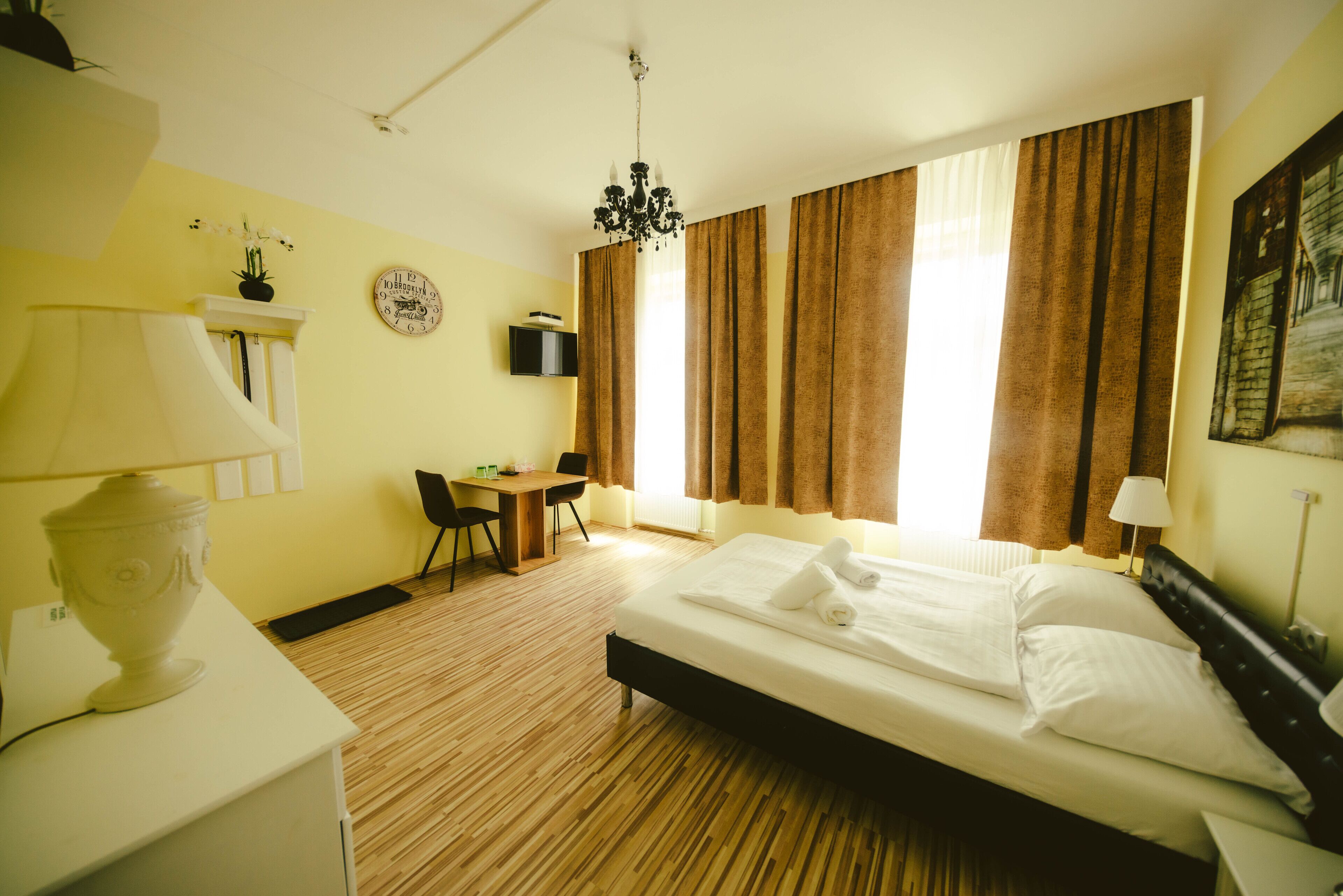 Photo - Hotel California