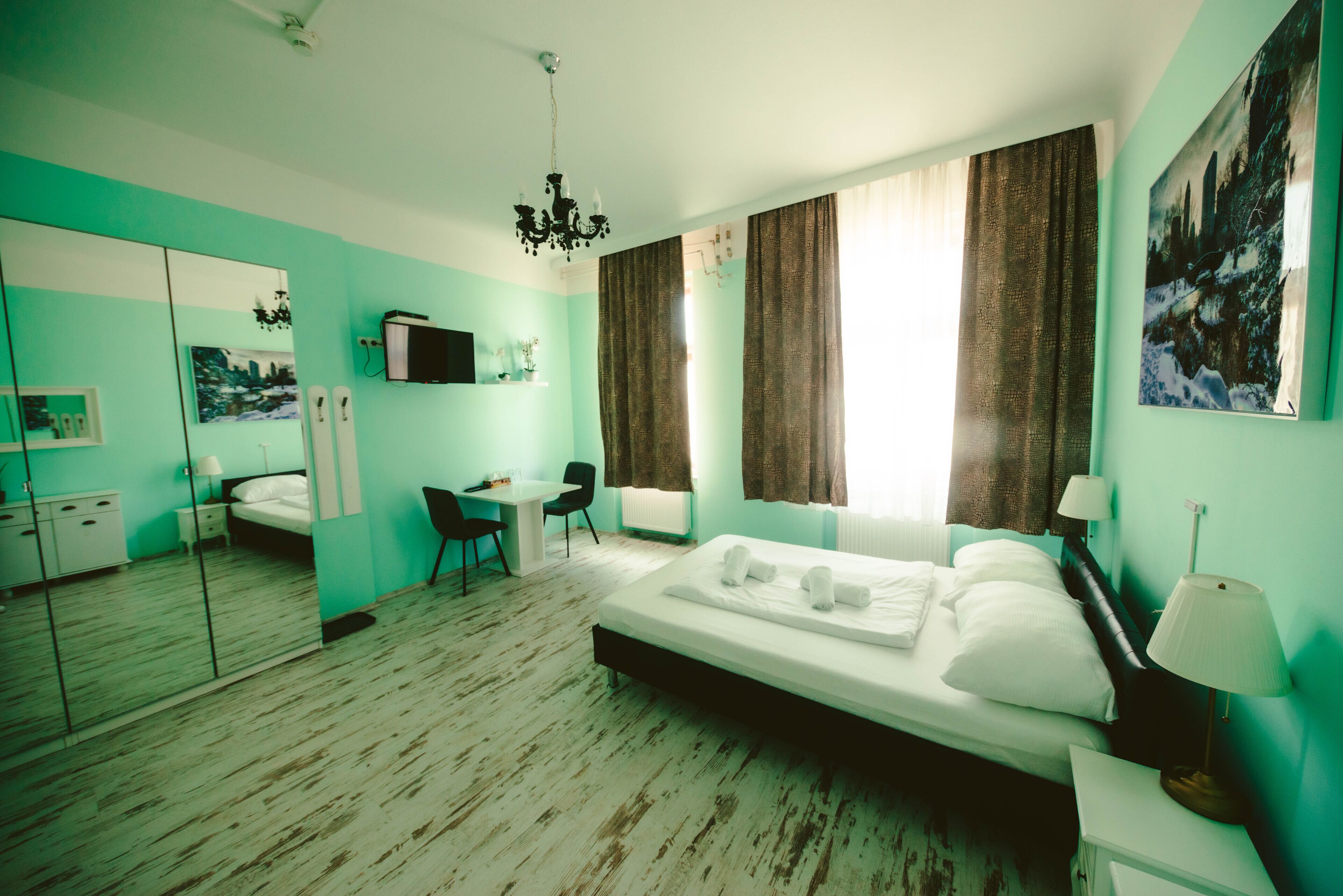 Photo - Hotel California