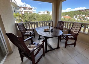 Outdoor dining - MAVARSTICA BAY VIEW APARTMENT (Okrug Gornji)