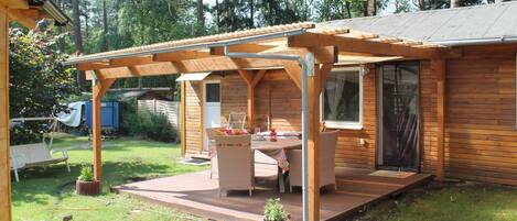 Bungalow, 2 Schlafzimmer, Terrasse, Gartenblick | Außenbereich