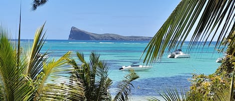 Apartment, 2 Bedrooms, Smoking, Balcony | Beach | Beach nearby