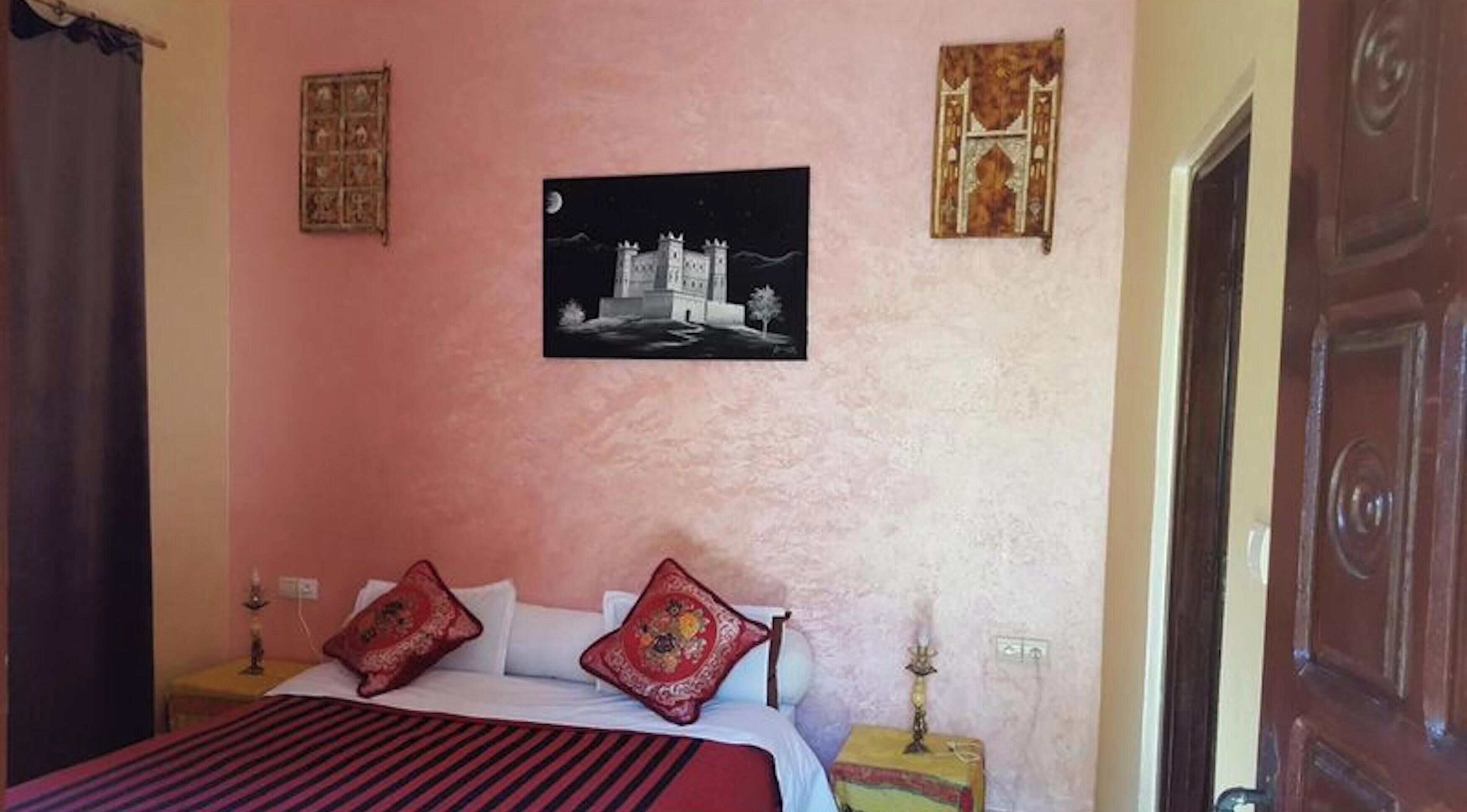 Room, 1 Bedroom, Balcony, Garden View | Dining