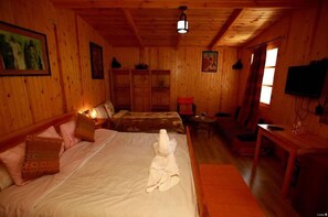 Zimmer, 1 Schlafzimmer, Terrasse, Gartenblick | 1 Schlafzimmer