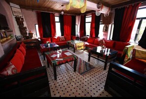 Zimmer, 1 Schlafzimmer, Terrasse, Gartenblick | Wohnbereich