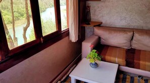 Rom, 1 soverom, balkong, hageutsikt | Oppholdsområde