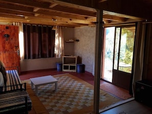 Living area - Room in Bungalow - Dar L'eau Vive - Bungalow Family With Atlas View (Bine el Ouidane)