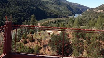 Chambre, 1 chambre, accessible aux personnes Ă mobilitĂ© rĂ©duite, balcon | Vue depuis lâhĂ©bergement