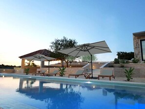 Front of property - Room in Villa - Vidikovac Levanda Luxury Apartments (Hvar)
