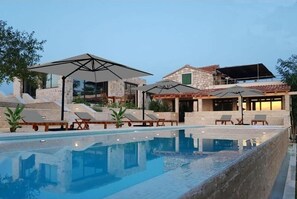 Outdoor pool - Room in Villa - Vidikovac Levanda Luxury Apartments (Hvar)