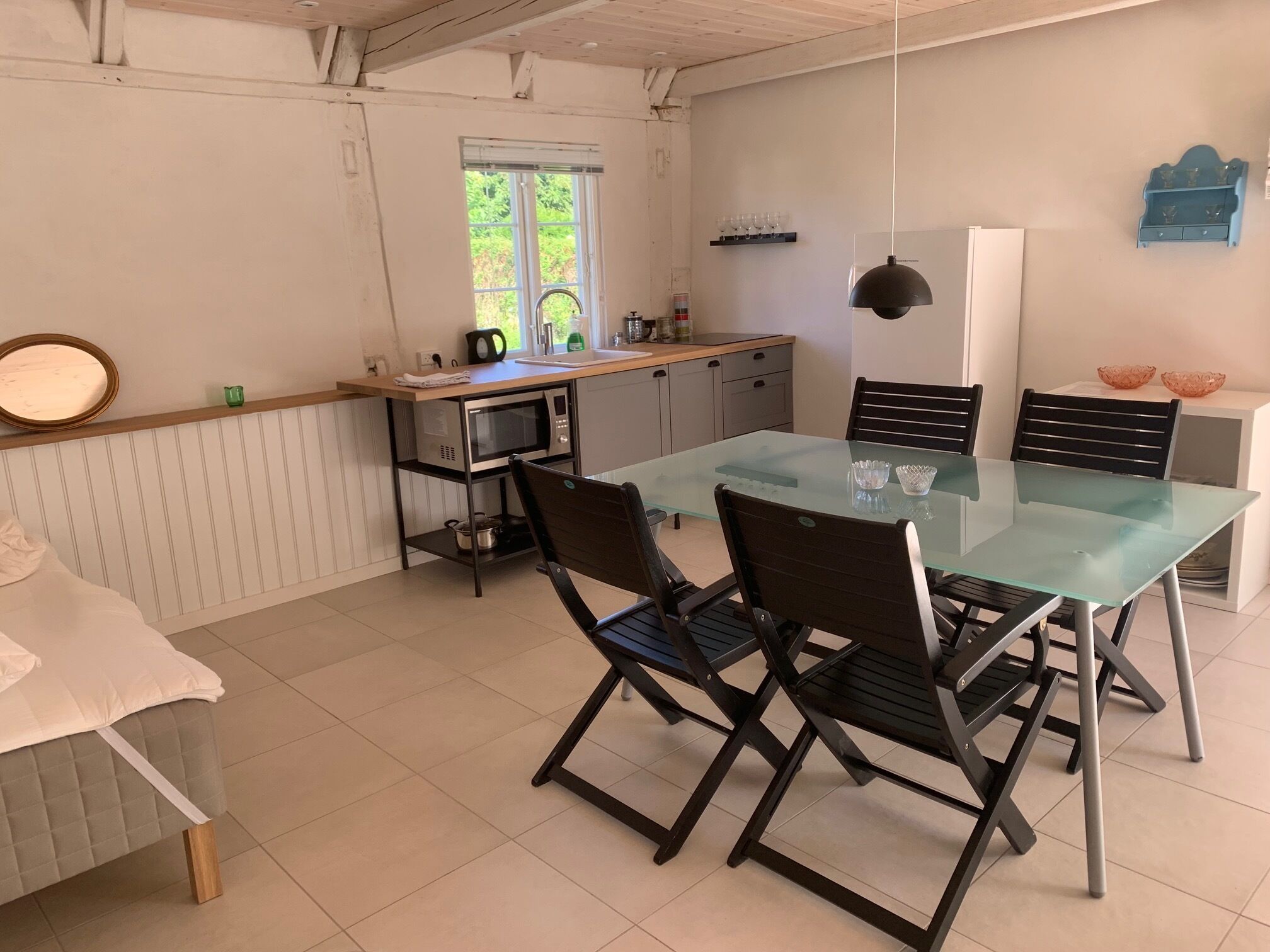 Standard Studio Suite | Private kitchen | Fridge, microwave, stovetop, toaster