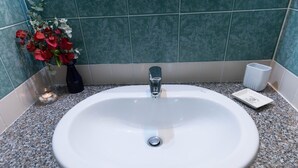 Bathroom - Two-room Apartment With sea View Cala Rossa Costa Paradiso Relax in Calarossa 8 (Trinità d'Agultu e Vignola)