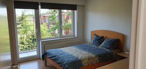 Apartment, 3 Bedrooms, Smoking, Balcony | 3 bedrooms
