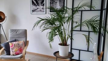 Apartment, 3 Bedrooms, Smoking, Balcony | Interior