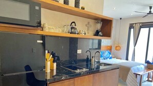 Private kitchen - Charming and Bright Studio (Tulum)