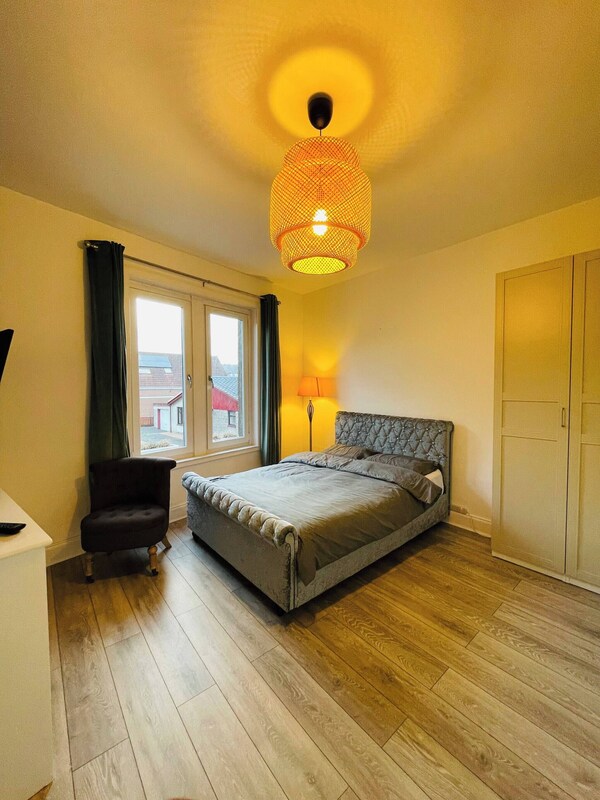1 Bedroom Pet Friendly Apt Wd Free Wifi, Parking, Netflix & Pool Table. Sleeps 3 - Fife