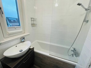 Apartamento, 1 habitación, vistas al jardín | Baño