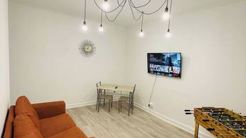 Apartment, 1 Bedroom, Garden View | Living area