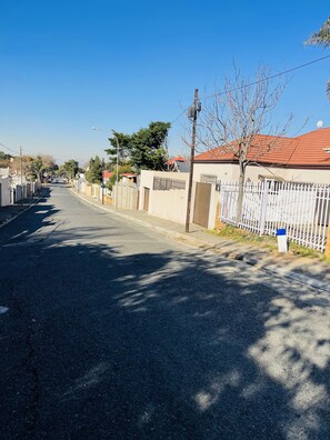 Unclassified image, 2 of 7, button