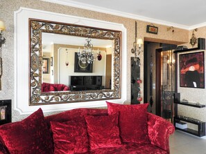 Appartamento, 2 camere da letto, balcone, vista città | Soggiorno