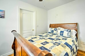 3 bedrooms, free Internet, bed sheets