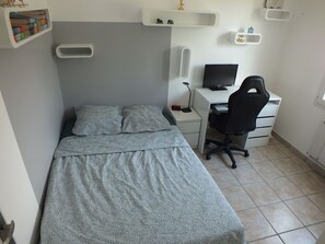 4 Schlafzimmer, Bügeleisen/Bügelbrett, kostenloses WLAN