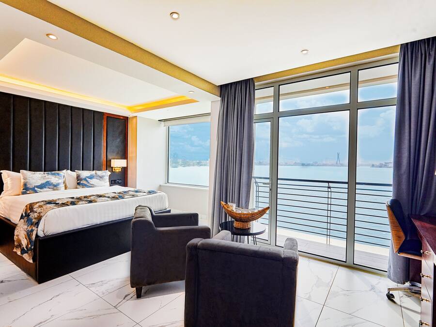 Kabin Eksekutif, pemandangan laut | Brankas, meja kerja, ruang kerja ramah laptop, dan Wi-Fi gratis