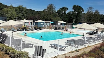 Seasonal outdoor pool, sun loungers