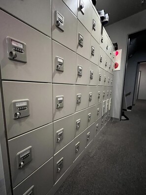 Lockers - Rhodes Otsuka Hotel - Hostel (Tokyo)