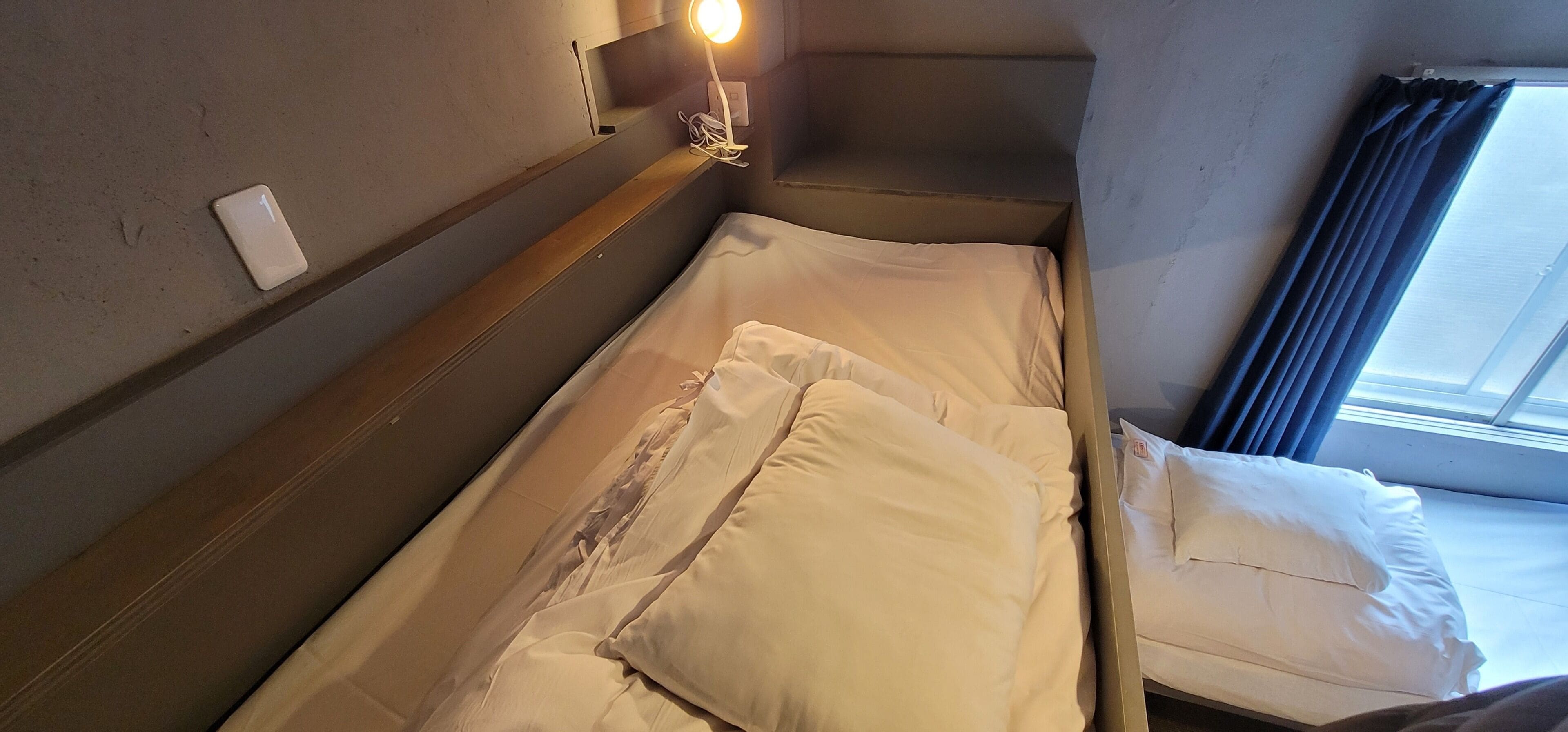 Sistema de insonorización, wifi gratis y ropa de cama 