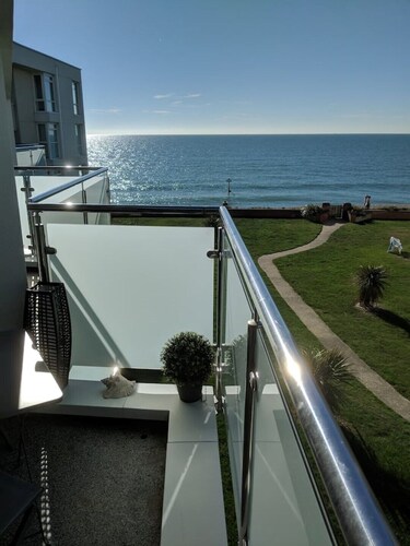 Luxury apartment right on the seafront. Sleeps 4.